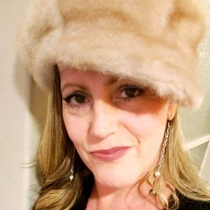 Meet your Posher, Lori